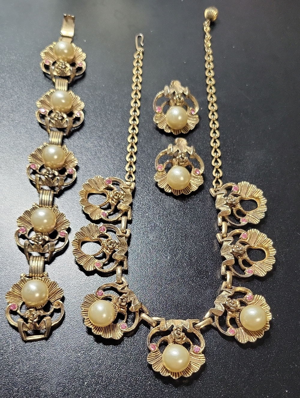 Vintage-Inspired Gold Tone Pearl Floral Necklace and Bracelet Set
